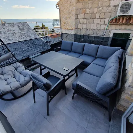 Stonehouse Kala *